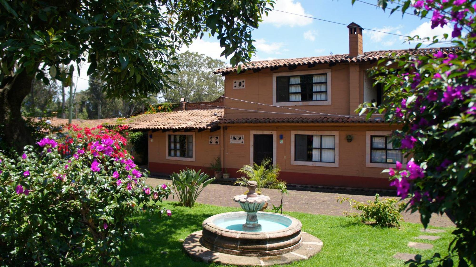 Villa Patzcuaro Garden Hotel&RV Park Exterior foto