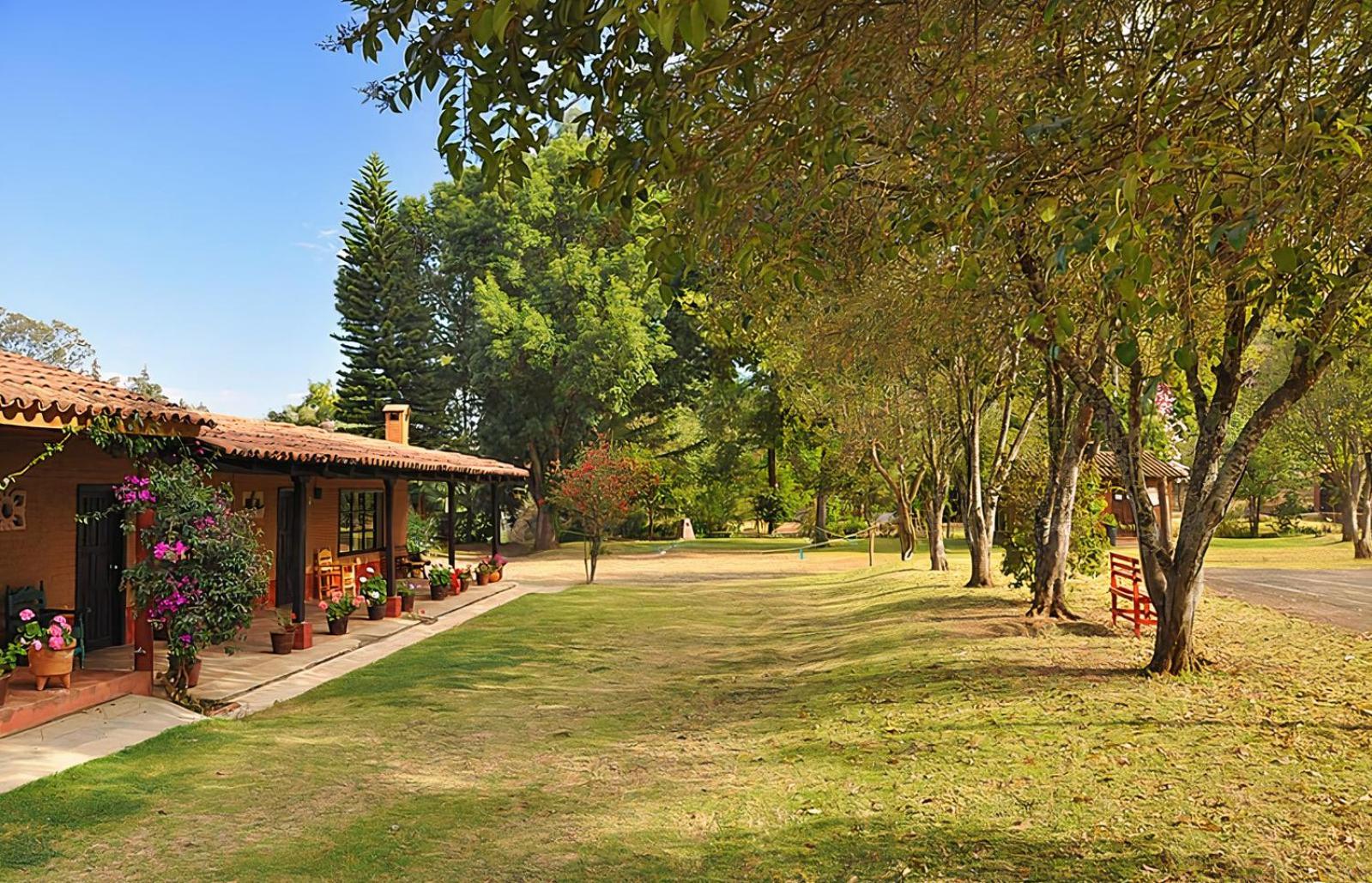 Villa Patzcuaro Garden Hotel&RV Park Exterior foto